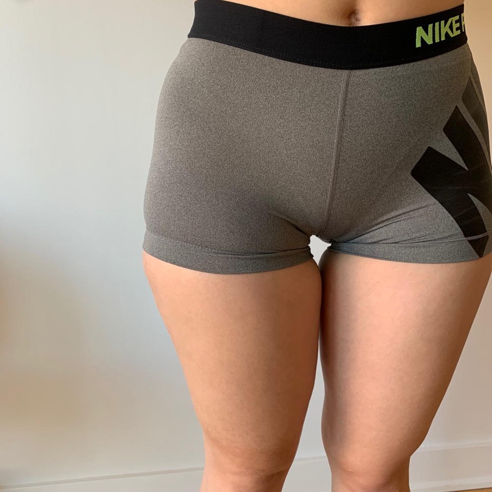 NIKE PRO WORKOUT SHORTS